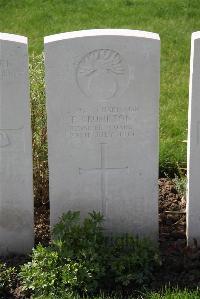 Canada Farm Cemetery - Crumpton, E