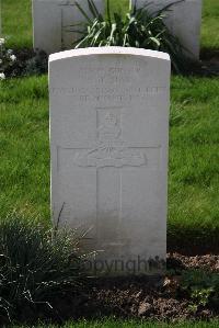 Canada Farm Cemetery - Day, Albert Tip