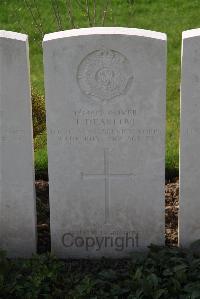 Canada Farm Cemetery - Dearlove, T