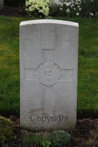 Canada Farm Cemetery - Dutt, S H