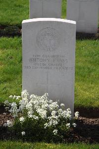 Canada Farm Cemetery - Evans, Antony