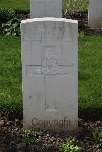 Canada Farm Cemetery - Fairfull, Thomas