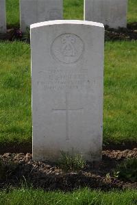 Canada Farm Cemetery - Foulkes, E