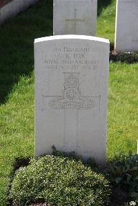 Canada Farm Cemetery - Fox, George Ruthven