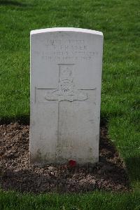 Canada Farm Cemetery - Fraser, T R