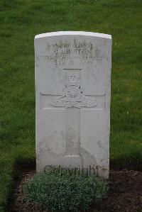 Canada Farm Cemetery - Gilston, J