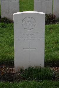 Canada Farm Cemetery - Green, S