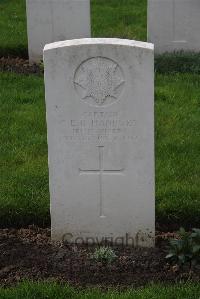 Canada Farm Cemetery - Hanbury, C E R