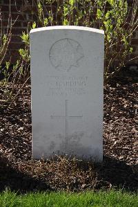 Canada Farm Cemetery - Harding, G