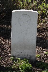 Canada Farm Cemetery - Harris, George