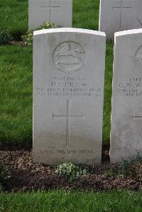 Canada Farm Cemetery - Hilton, Henry Lightfoot