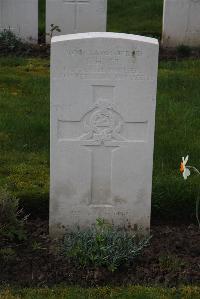 Canada Farm Cemetery - Holt, S