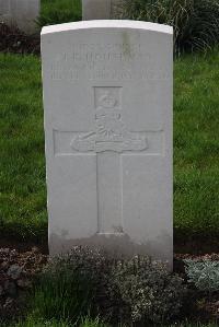 Canada Farm Cemetery - Houseman, John Reginald