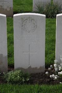 Canada Farm Cemetery - Hutchinson, R