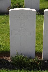 Canada Farm Cemetery - Kimpton, N H