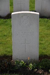 Canada Farm Cemetery - Lloyd, Leonard Maurice