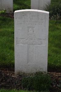 Canada Farm Cemetery - Matthews, Henry Thomas