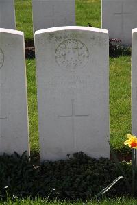 Canada Farm Cemetery - McMichael, G