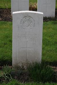 Canada Farm Cemetery - Nicholson, Ernest