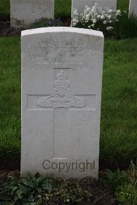 Canada Farm Cemetery - Parker, W