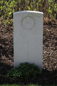 Canada Farm Cemetery - Pretyman, F R