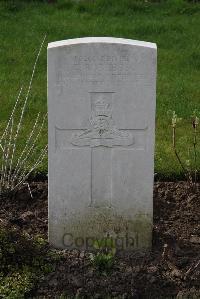 Canada Farm Cemetery - Roberts, Edward