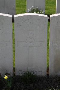 Canada Farm Cemetery - Roberts, H