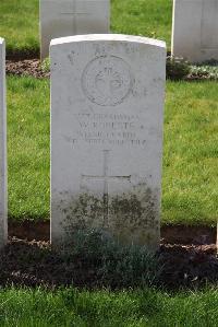 Canada Farm Cemetery - Roberts, W