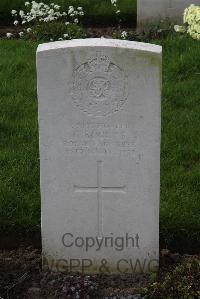 Canada Farm Cemetery - Rogers, C