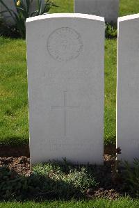 Canada Farm Cemetery - Sawyers, John Henry