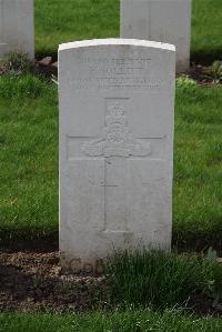 Canada Farm Cemetery - Sollitt, F