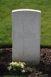 Canada Farm Cemetery - Stace, S