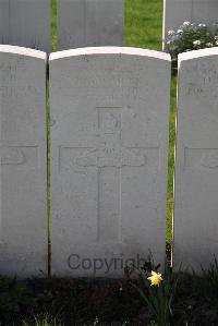 Canada Farm Cemetery - Summers, R