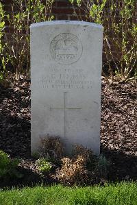 Canada Farm Cemetery - Thomas, Albert Edward