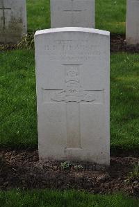 Canada Farm Cemetery - Thompson, H B