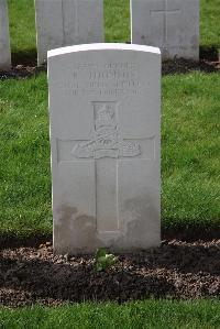 Canada Farm Cemetery - Thomson, R