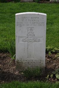 Canada Farm Cemetery - Turner, C J