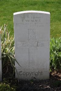 Canada Farm Cemetery - Vicarage, Thomas