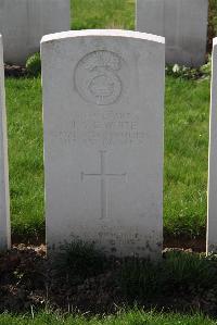 Canada Farm Cemetery - White, John Stephen Grantham