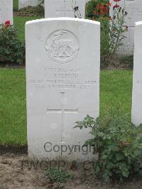 Strand Military Cemetery - Bishop, L