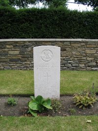 Dickebusch Old Military Cemetery - French, Valentine D