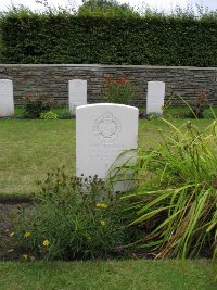 Dickebusch Old Military Cemetery - George, W H