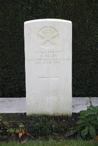 Halle Communal Cemetery - Ellis, A