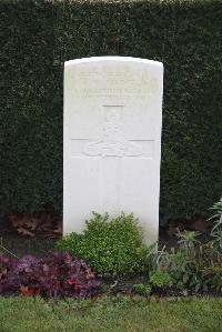 Halle Communal Cemetery - Gilder, W