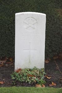 Halle Communal Cemetery - Gittens, W