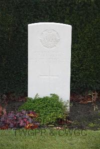 Halle Communal Cemetery - Gowing, A J