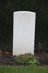 Halle Communal Cemetery - MacKinlay, Robert Wallace