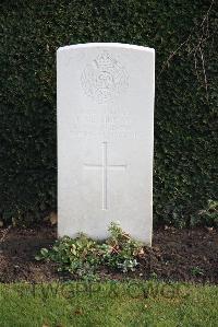 Halle Communal Cemetery - McKiernan, J