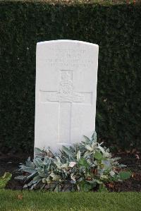 Halle Communal Cemetery - Read, A S