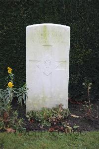 Halle Communal Cemetery - Sharman, J R B